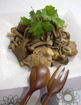 鶏肉のガーリックソテー きのこソース