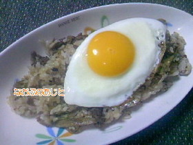 簡単旨い!牛ごぼうのにんにく醤油混ぜご飯
