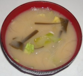 昆布&玉葱&キャベツの味噌汁