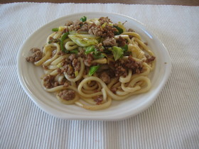 ひき肉で☆かんたん焼きうどん♪