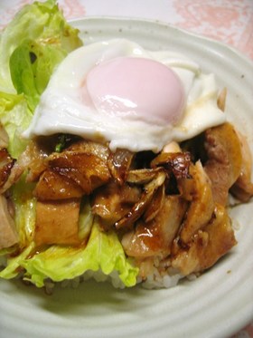 ガッツリ食べてね❤チキン丼