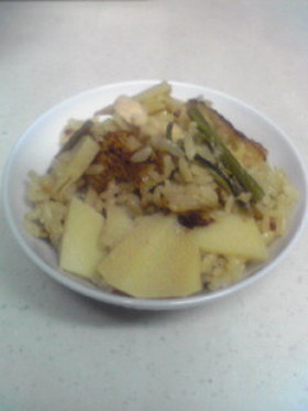 タケノコとわらびの炊き込みご飯♪