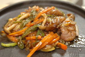 豚肉と野菜の黒酢炒め