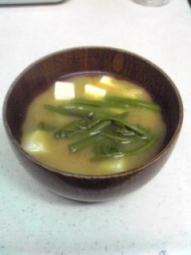 わらびと新じゃがのお味噌汁♪