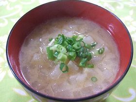 しみしみ山盛り大根の味噌汁
