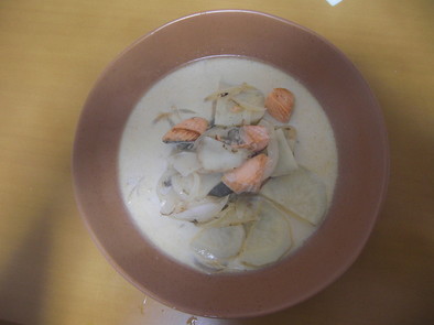鮭のミルクスープの写真