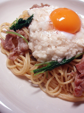 和風パスタ シャリシャリ月見とろろのせ