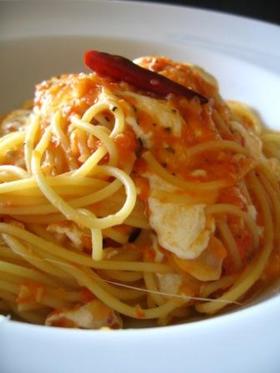 トマトとモツァレラチーズのパスタ