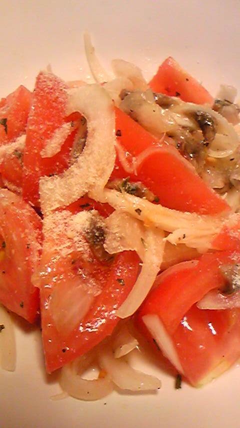 トマトと新玉ねぎのアンチョビドレサラダの画像