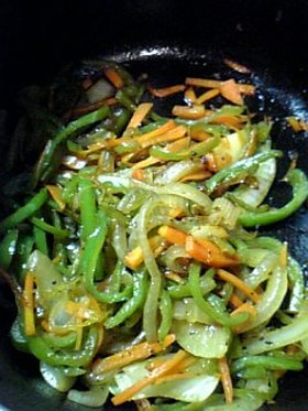 ピーマン嫌いのぉ子さんに♪魔法の野菜炒め