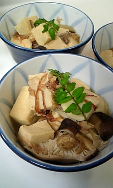 高野豆腐のおかか煮の写真
