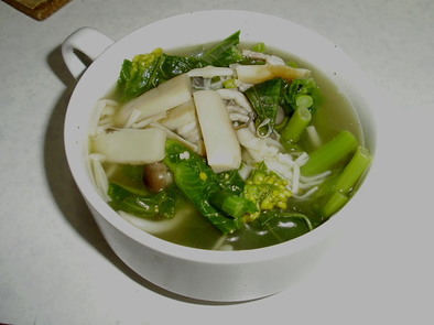 のらぼう菜ときのこのスープの写真