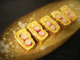 お弁当の彩りに◎◎カニカマ巻き卵焼◎◎