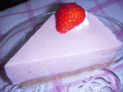 １８㎝丸型・ストロベリーレアチーズケーキの写真