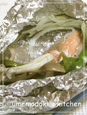 フライパンで、鮭のホイル焼き