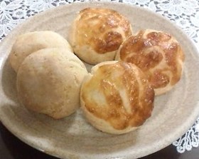 発酵いらず♪ソーセージとチーズのパン