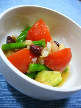 新たまねぎで☆トマトと豆と野菜のマリネ
