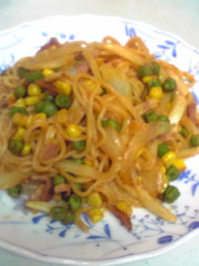 焼きそば麺でナポリタン♪