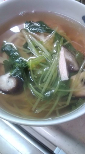 落ち着く(´∀`)三ツ葉たっぷりうどん