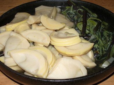 おふくろの味☆竹の子とわらびの煮物の写真