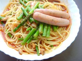 トマトジュースとアスパラのスープパスタ