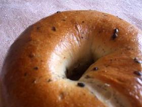 1gイーストで黒ゴマBAGEL