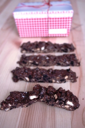 材料3つだけのざっくざくチョコレートバー