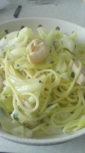 鶏とキャベツのほうれん草クリームパスタ