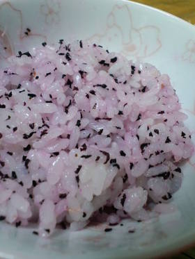 甘くて爽やか桜でんぶとゆかりの混ぜご飯✿