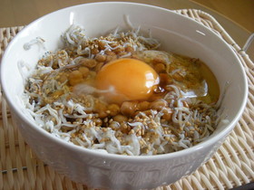 簡単朝ごはん☆しらす入りたまごかけごはん