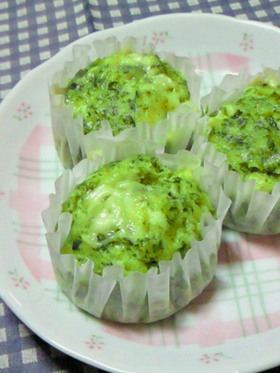 油・卵不使用。小松菜チーズ蒸しパン