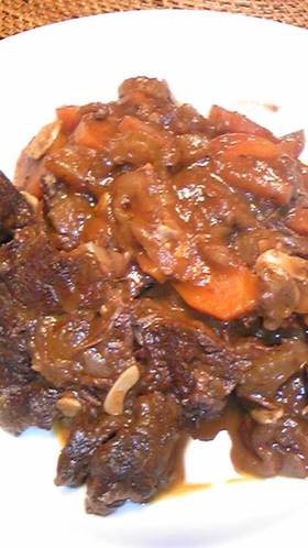 これはウマい!牛すじ肉の赤ワイン煮!