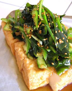 厚揚げとワカメの生姜醤油