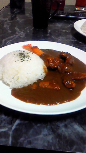 隠し味が決め手のチキンカレー