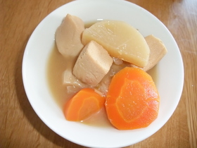 凍り豆腐と大根と人参の甘味噌煮
