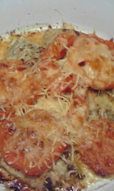 カリカリチーズとトマト、鰯のオーブン焼きの写真