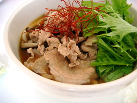 おもてなし豚肉うどん