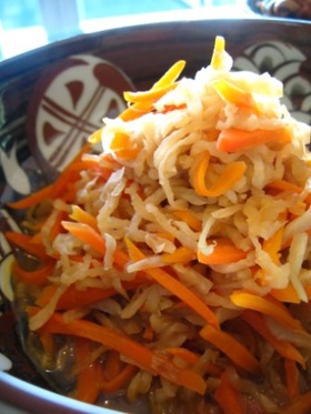 切り干し大根とにんじんの煮物