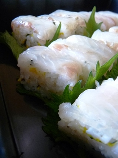 菊花の混ぜ寿司の写真