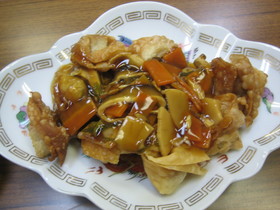 揚げワンタンの甘酢あんかけ