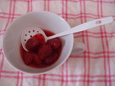 果汁のみの水分で苺のコンポート＠レンジの写真