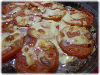 茄子とトマトのひき肉重ね焼きの写真