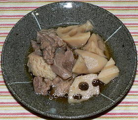 圧力鍋で、牛すじ肉とレンコンの煮込み