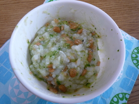 離乳食 定番納豆しらすがゆ