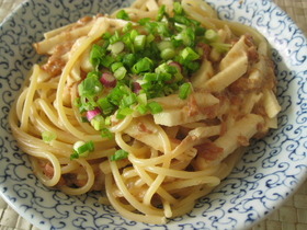 長いもと梅のパスタ