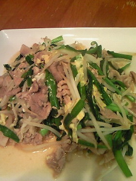 ご飯がすすむ☆中華風豚ニラもやしの卵炒め