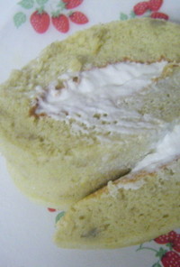 バナナシフォン生地のメープルロールケーキ
