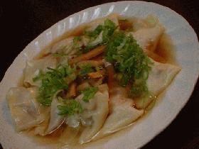 ワンタンとメンマ、ごま油かけ。