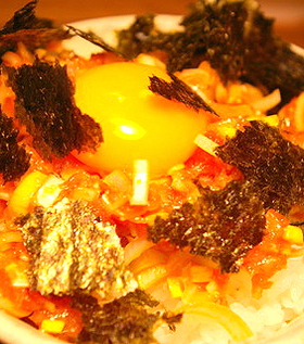 まぐろネギトロ月見丼