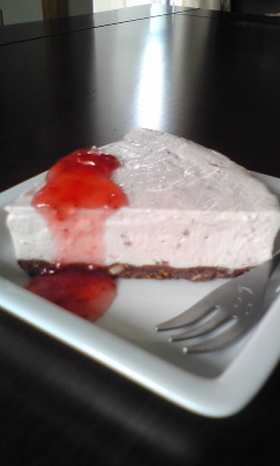 材料使いきり♪苺のレアチーズケーキ
